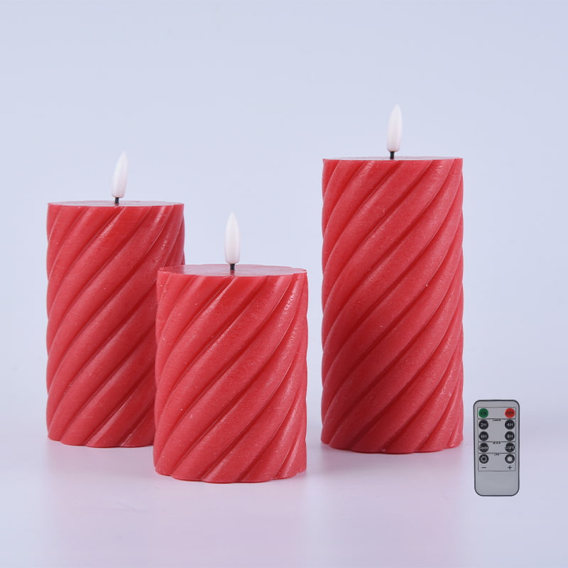 3 sztuki czerwonych, spiralnych, bezpłomieniowych świec słupkowych